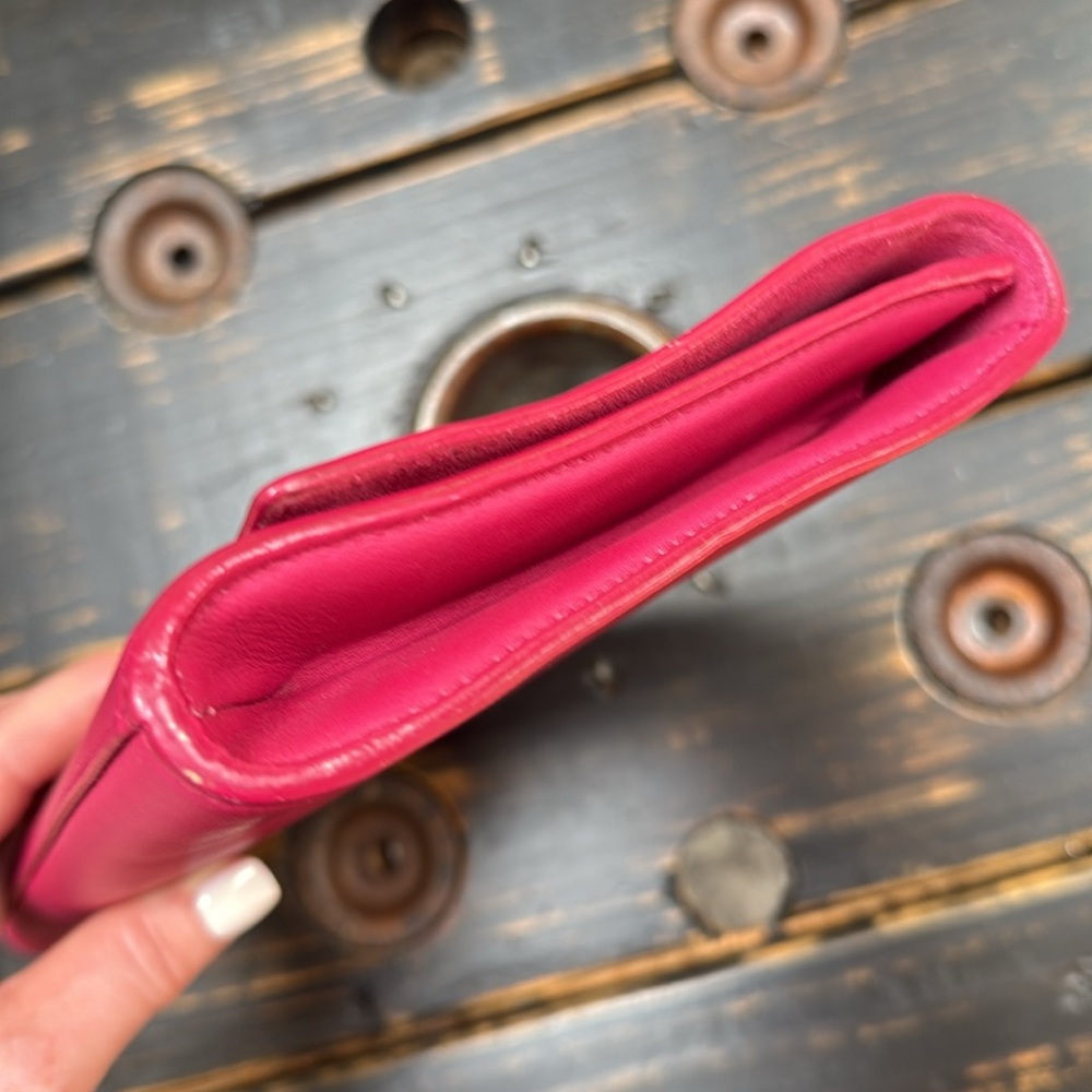 Saint Laurent Signature Hold “Y” Large Pink Leather Clutch or Shoulder Bag - Picture 11 of 17
